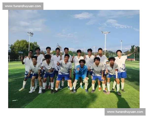 百队杯球场:热血与成长的十年印记 百队杯球场:热血与成长的十年印记